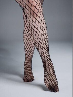 Torrid New in Package Fishnet Tights Size 14-20 1X 2X Black Thick Weave